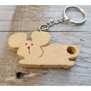 VINTAGE AVON Wooden Mouse Keychain Novelty Animal Keyring Cute Charm